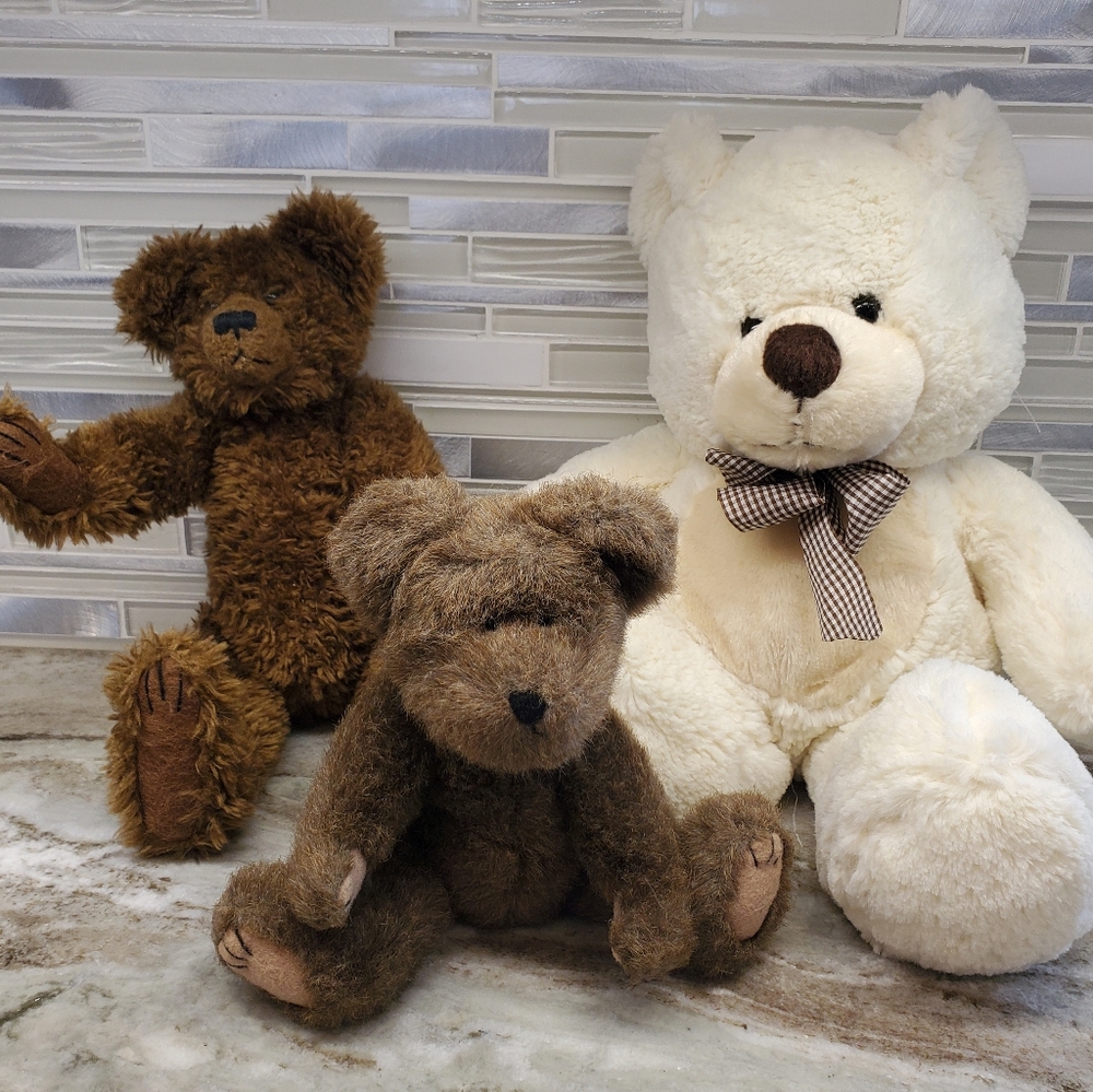 Set of 3 Soft Cuddly Bears Non Smoking